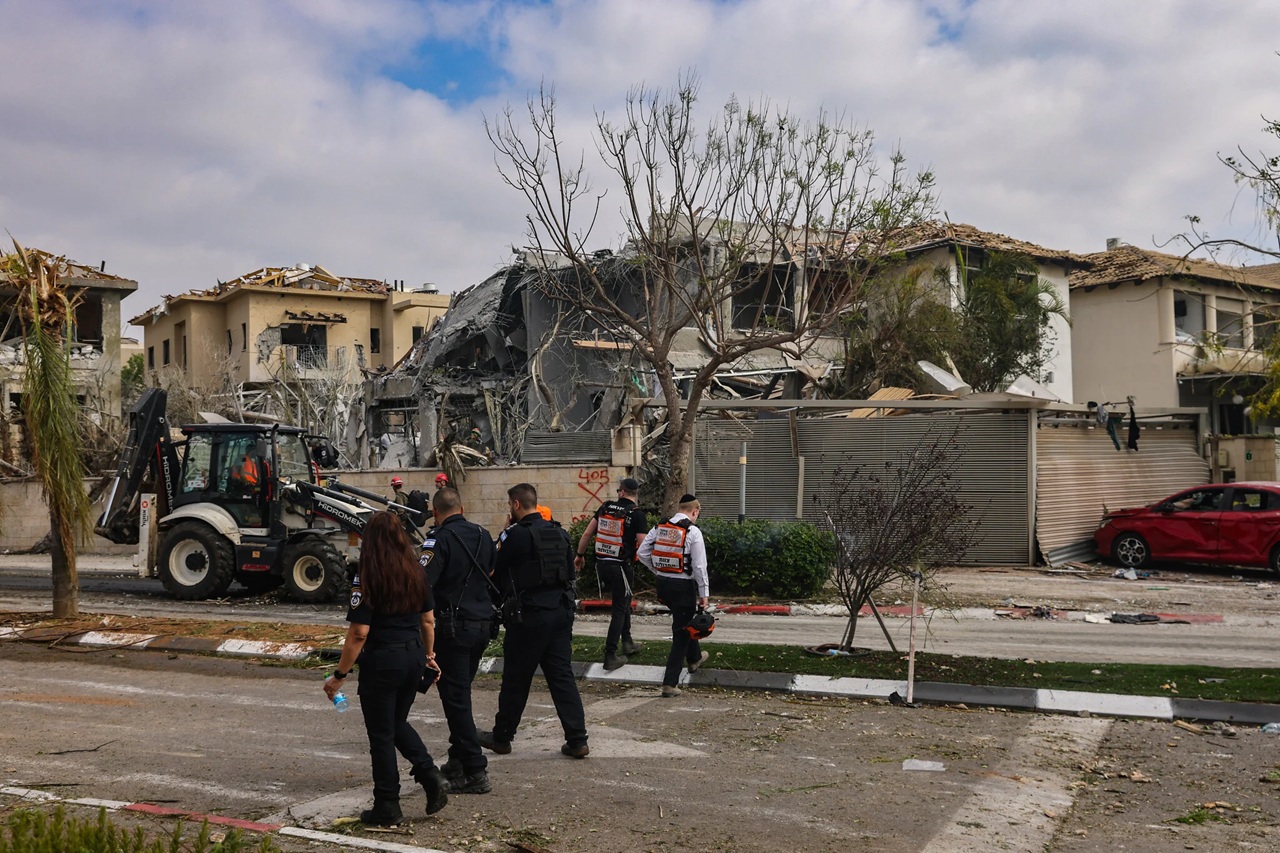 Middle East escalation: Iran attacks Israel after US bombing