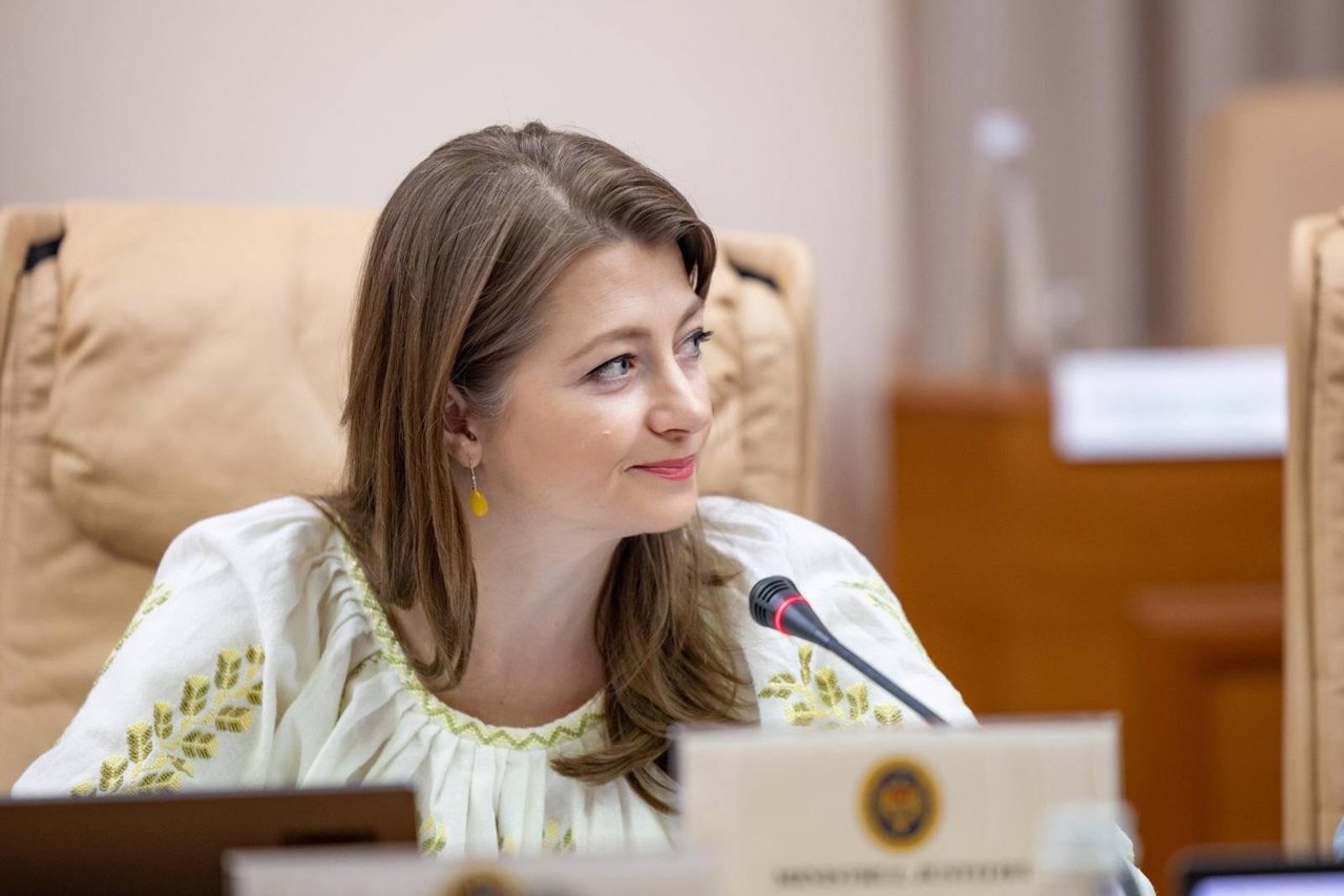 Bunurile provenite din infracțiuni, utilizate în interes public: „De exemplu, un microbuz confiscat va putea fi solicitat de un centru de plasament”
