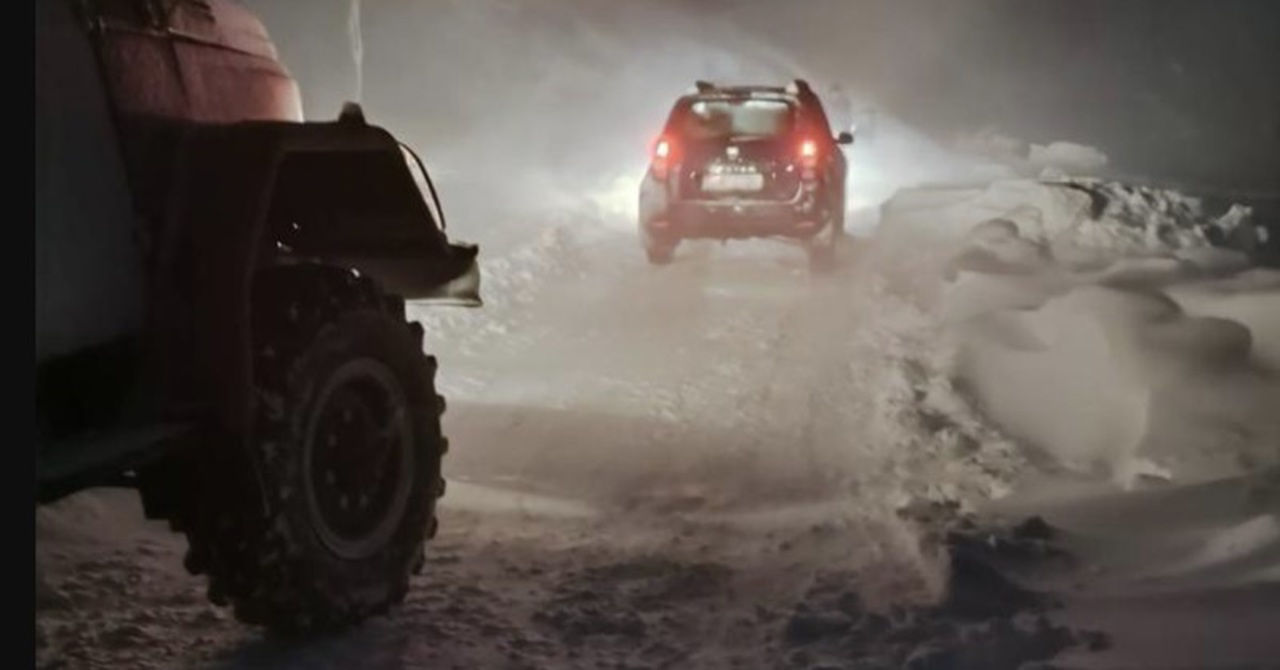 Armata Națională a intervenit cu militari și unități de tehnică pentru deblocarea vehiculelor afectate de ninsori