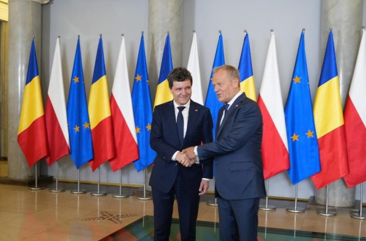 Romania’s president-elect Nicușor Dan makes first foreign trip, meets with Prime Minister Donald Tusk