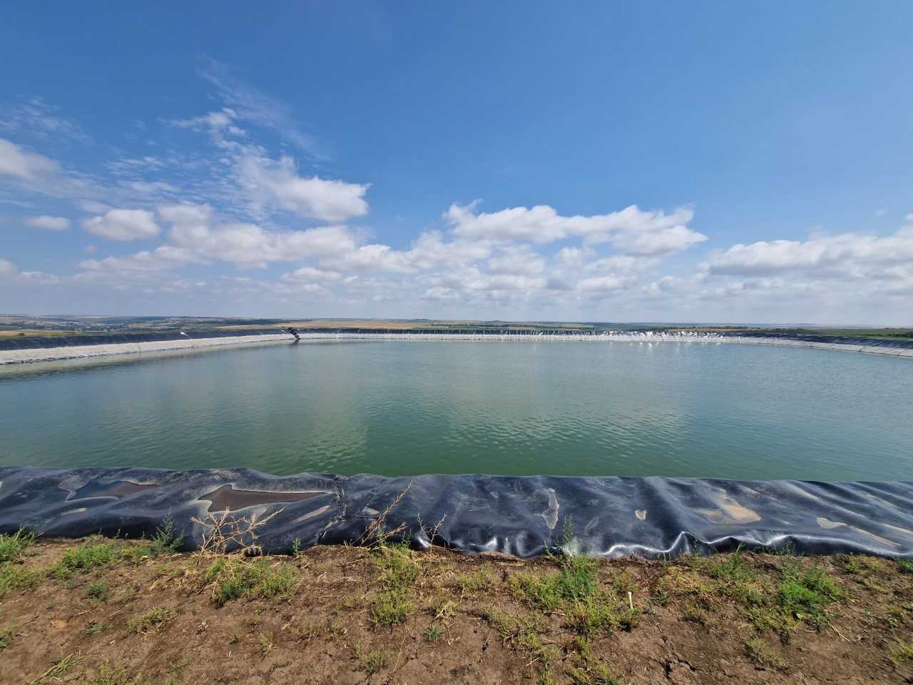 Zeci de fermieri din satul Pelinei au acces la apă pentru irigare. Investiție de 10 milioane de lei 