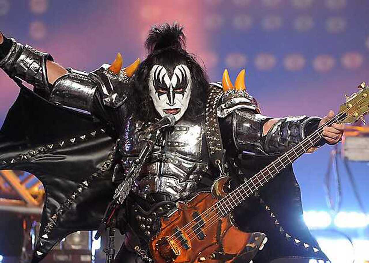 Умер один из основателей рок-группы KISS