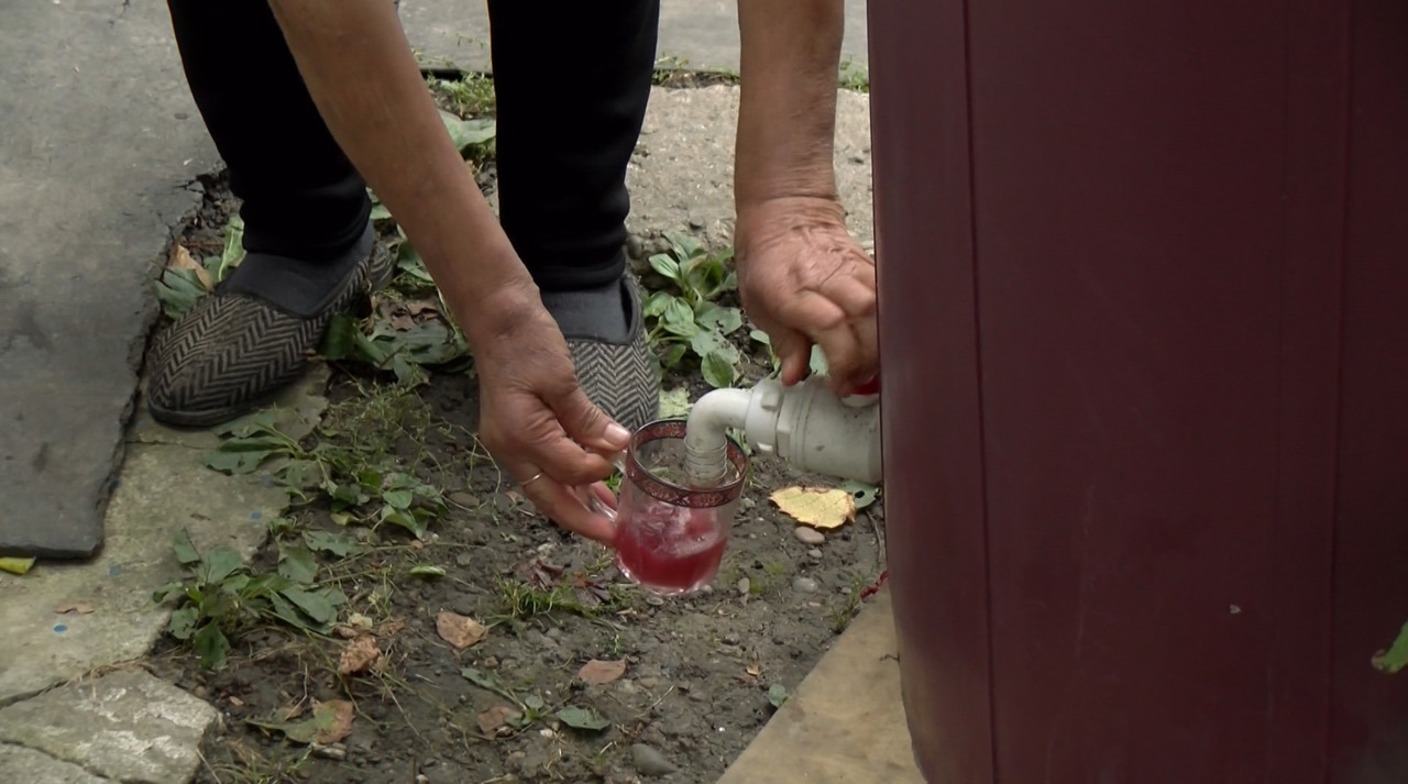 Sezonul vinului de casă: avertismente privind siguranța la fermentație