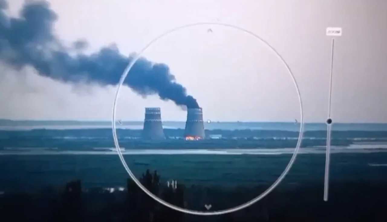 Turnul de răcire de la centrala nucleară Zaporojie trebuie demolat după incendiu, afirmă șeful AIEA