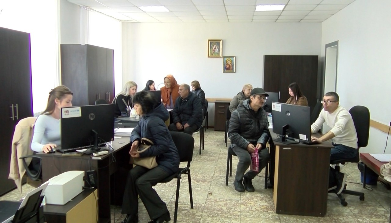 La Soroca, locuitorii au format cozi să se înscrie pentru a primi compensații la încălzire 