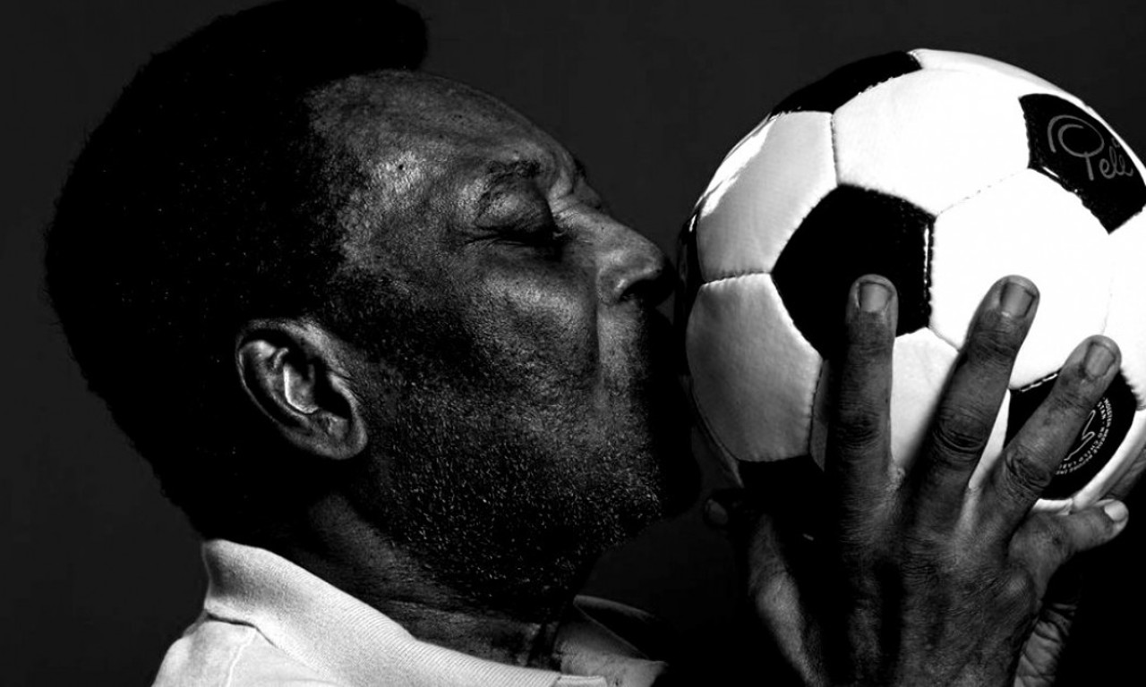 Пеле, легенда бразильского футбола, умер в возрасте 82 лет