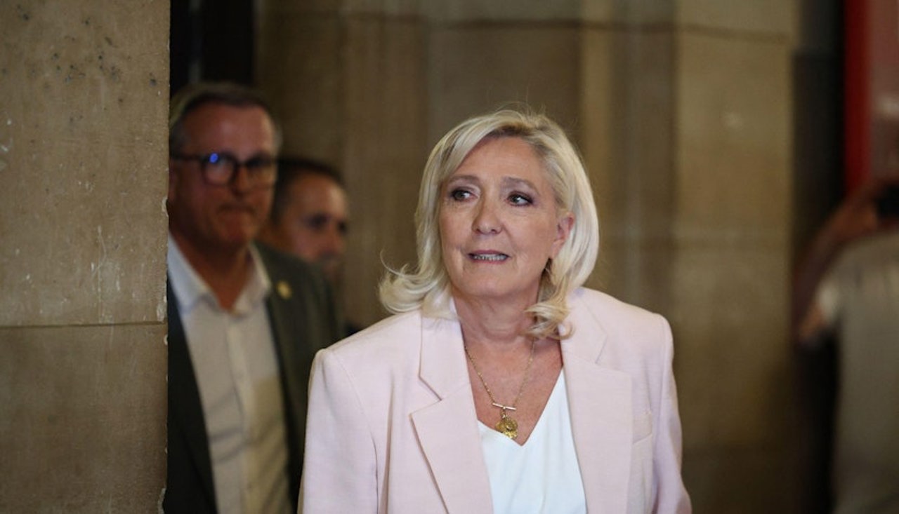 Instanța din Paris îi permite lui Marine Le Pen să candideze la alegerile prezidențiale din 2027, însă menține condamnarea
