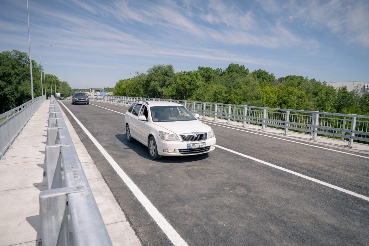 Podul de pe centura municipiului Bălți a fost redeschis pentru circulație