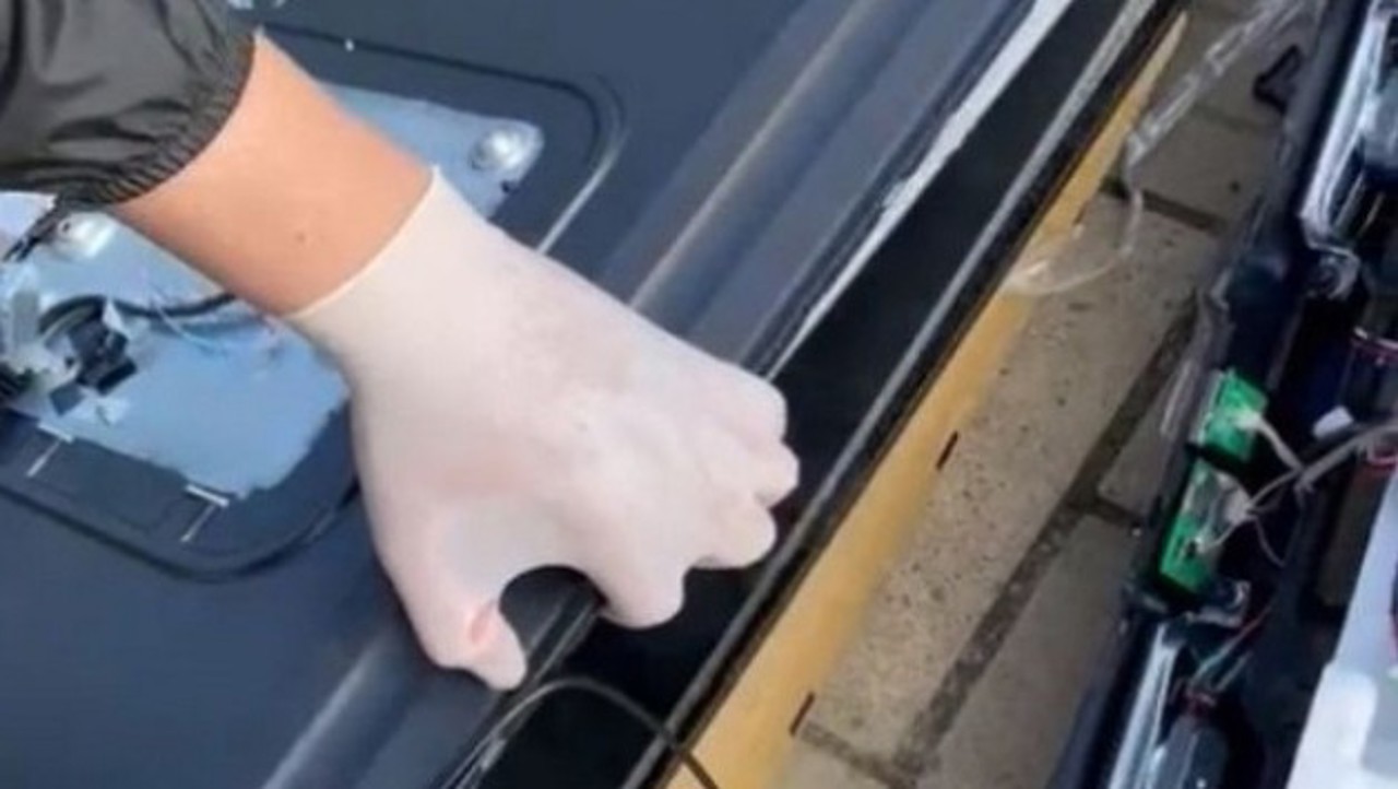 Prins în Spania și extrădat la Chișinău, după ce a trimis acasă droguri de un milion de lei: Ce pedeapsă riscă bărbatul de la Rezina