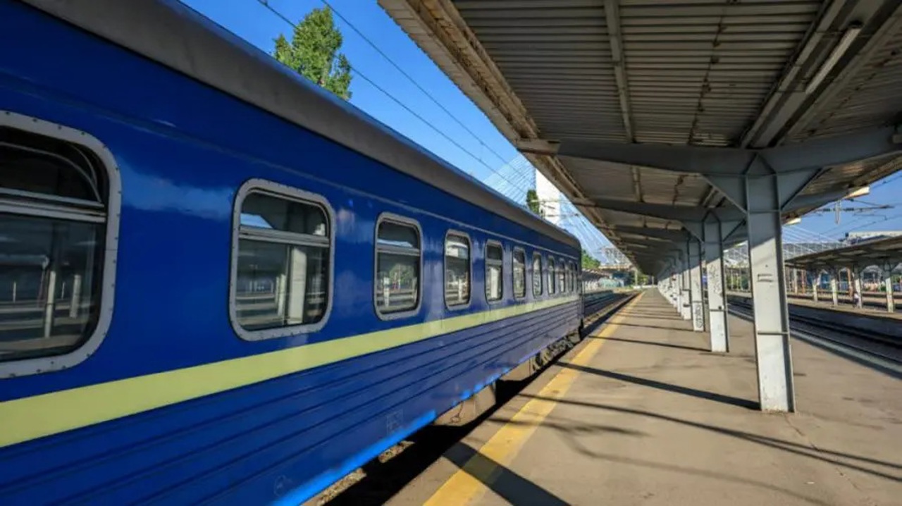 Direct train from Kyiv railway station to Chișinău Airport 