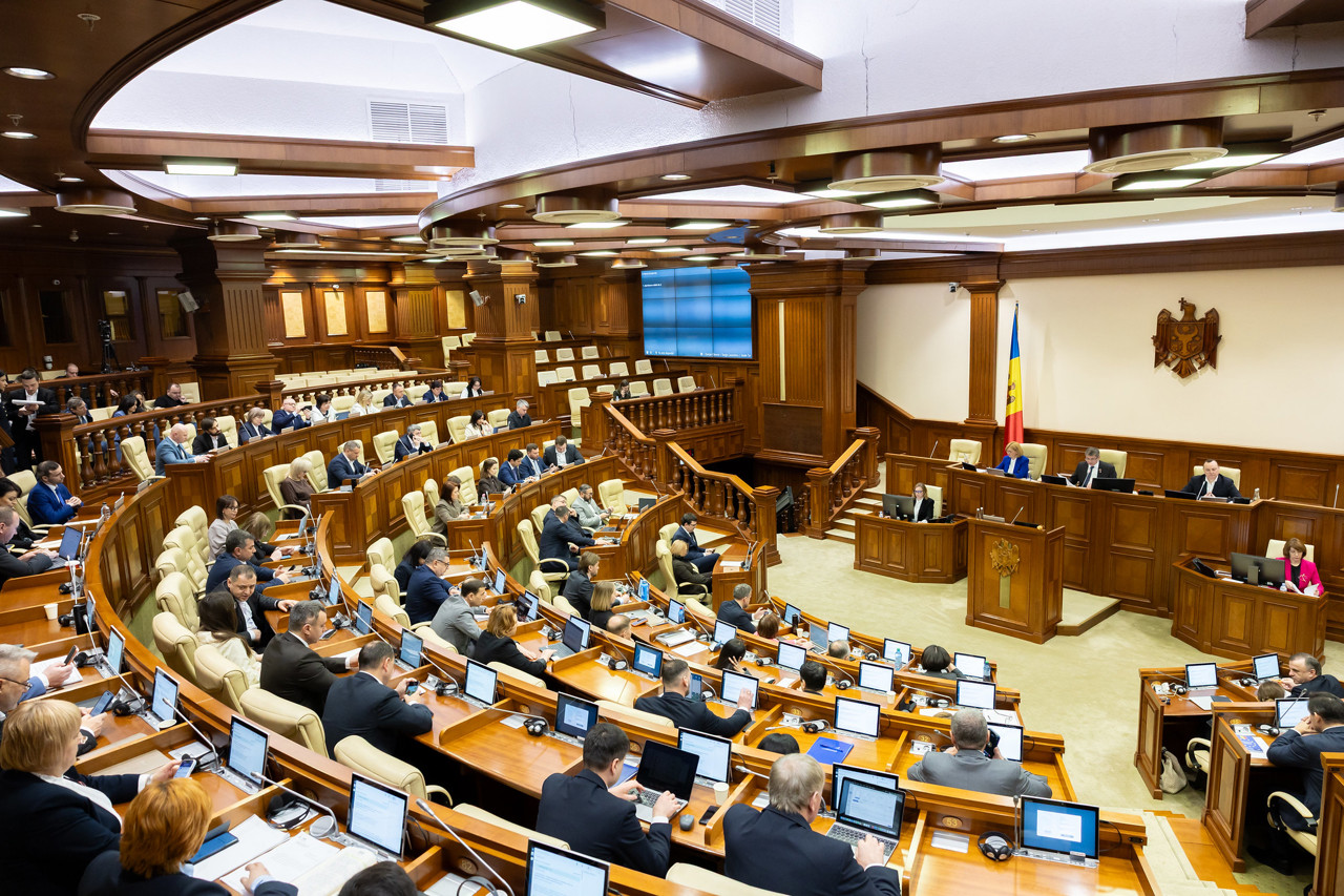 Ieșirea din CSI, votată în Parlament pe fondul unui schimb dur de replici între guvernare și opoziție