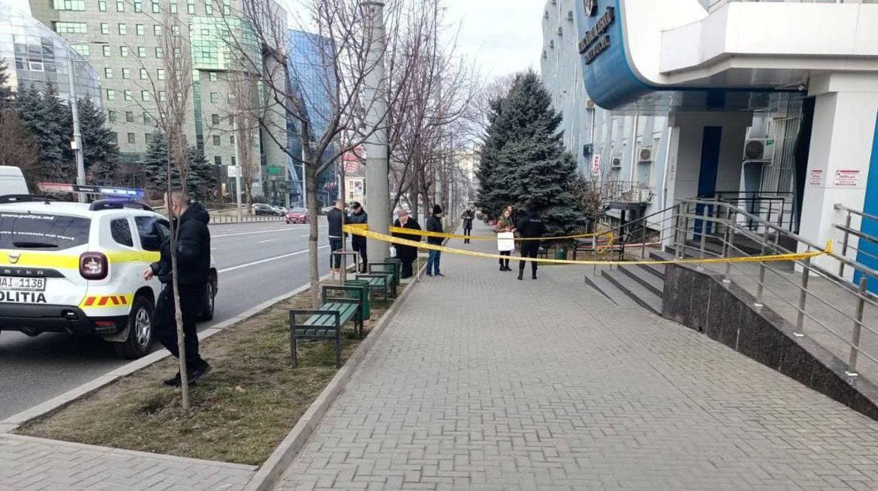 UPDATE O nouă alertă falsă cu bombă la Judecătoria Chișinău sediul Buiucani
