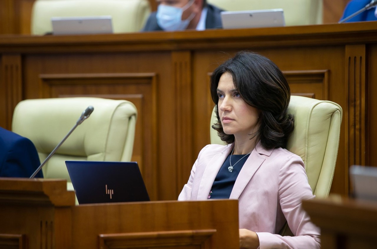 Olesea Stamate resigns from the position of president of the Parliament’s Legal Committee on Appointments and Immunities 