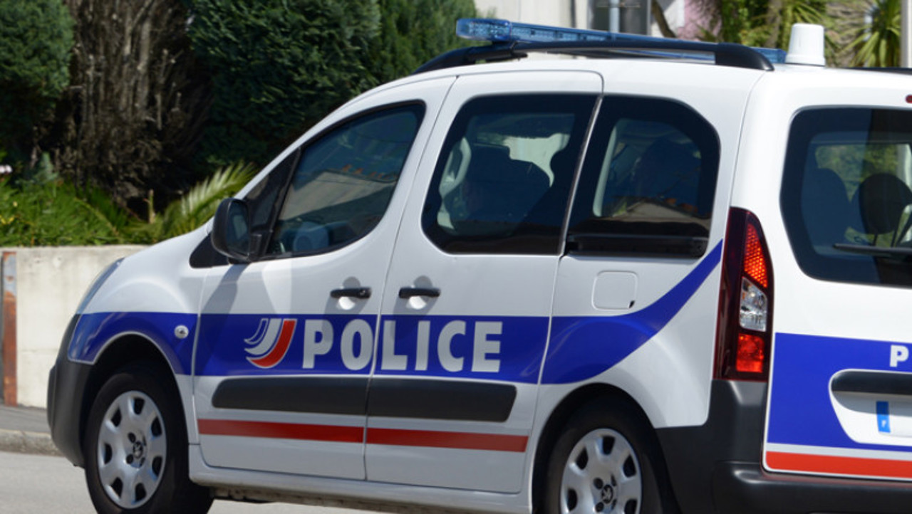 France stabbing: Children attacked by knifeman in the park