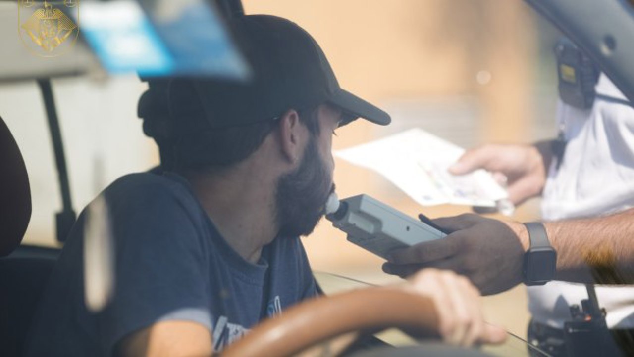 A condus beat și a refuzat testarea. Bărbat condamnat un an și 55 de zile de închisoare