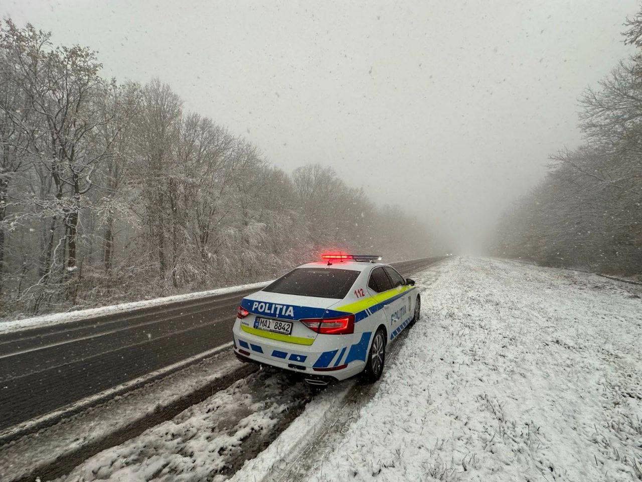 Ploaie și lapoviță în țară! Poliția solicită maximă prudență în trafic