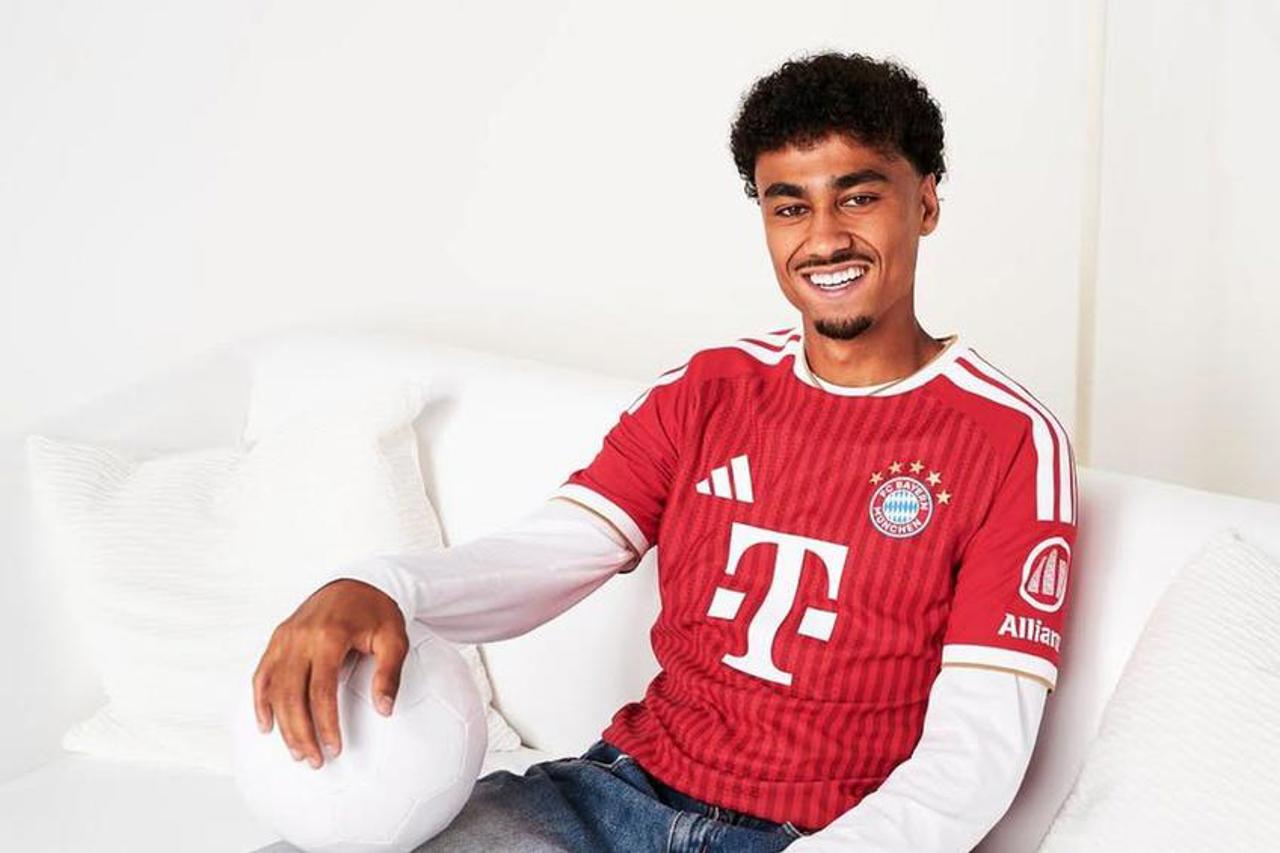Bayern Munchen l-a transferat pe Nathaniel Brown  