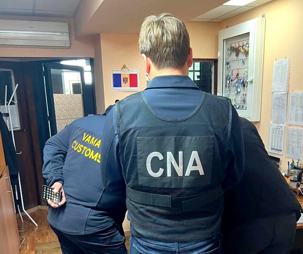 CNA conducts searches at Leușeni customs: one detained, five employees under investigation