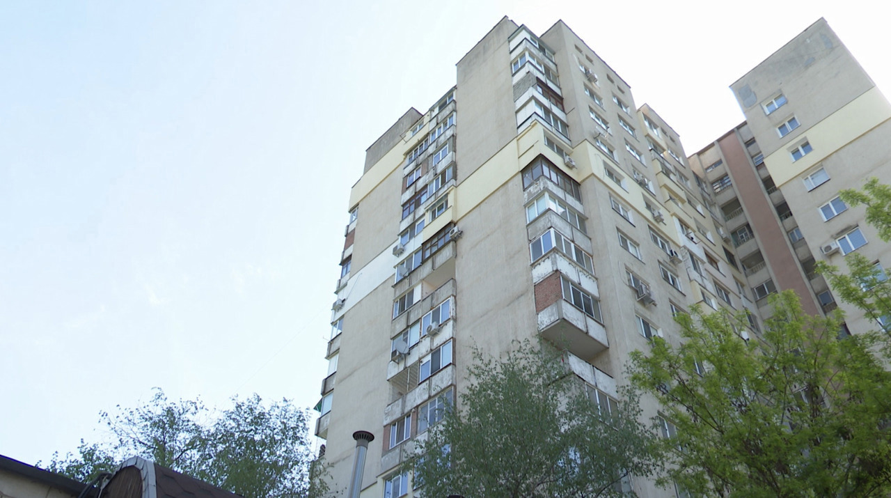 Guvernul extinde cu trei ani termenul de privatizare a locuințelor de stat