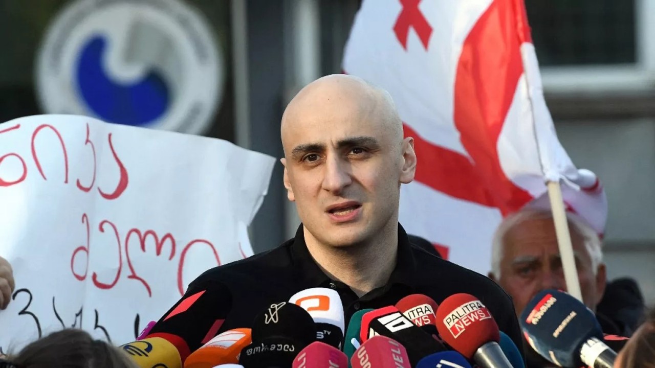 Unul din liderii opoziției georgiene, Nika Melia, reținut la Tbilisi pentru insulte la adresa poliției