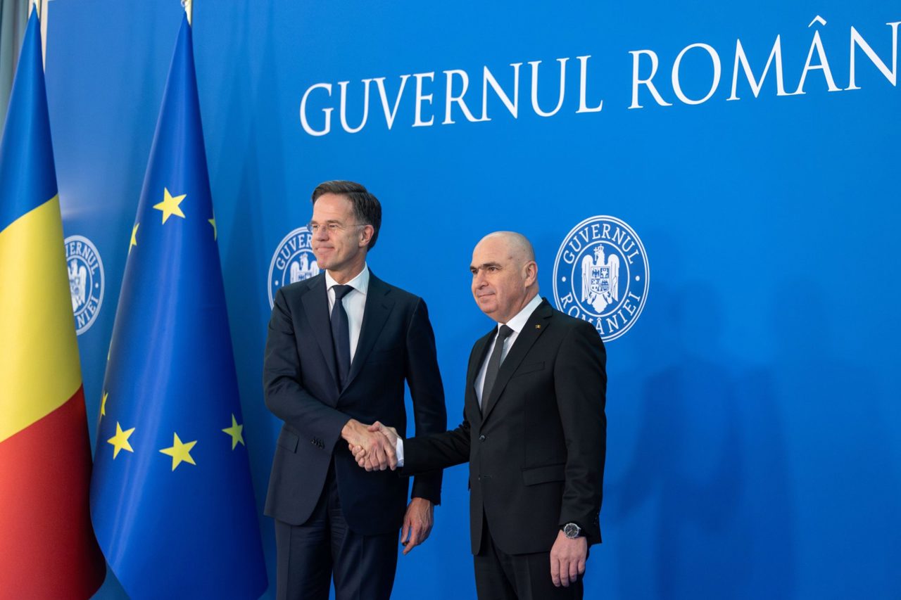 Bolojan și Rutte au discutat despre modalitățile de consolidare a securității României