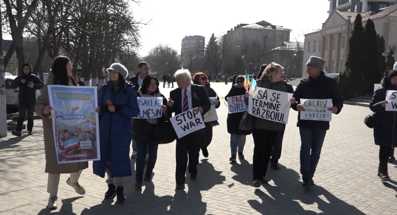 În orașul Comrat a avut loc un marș al păcii: „Mi-aș dori să fie pace pe tot pământul”