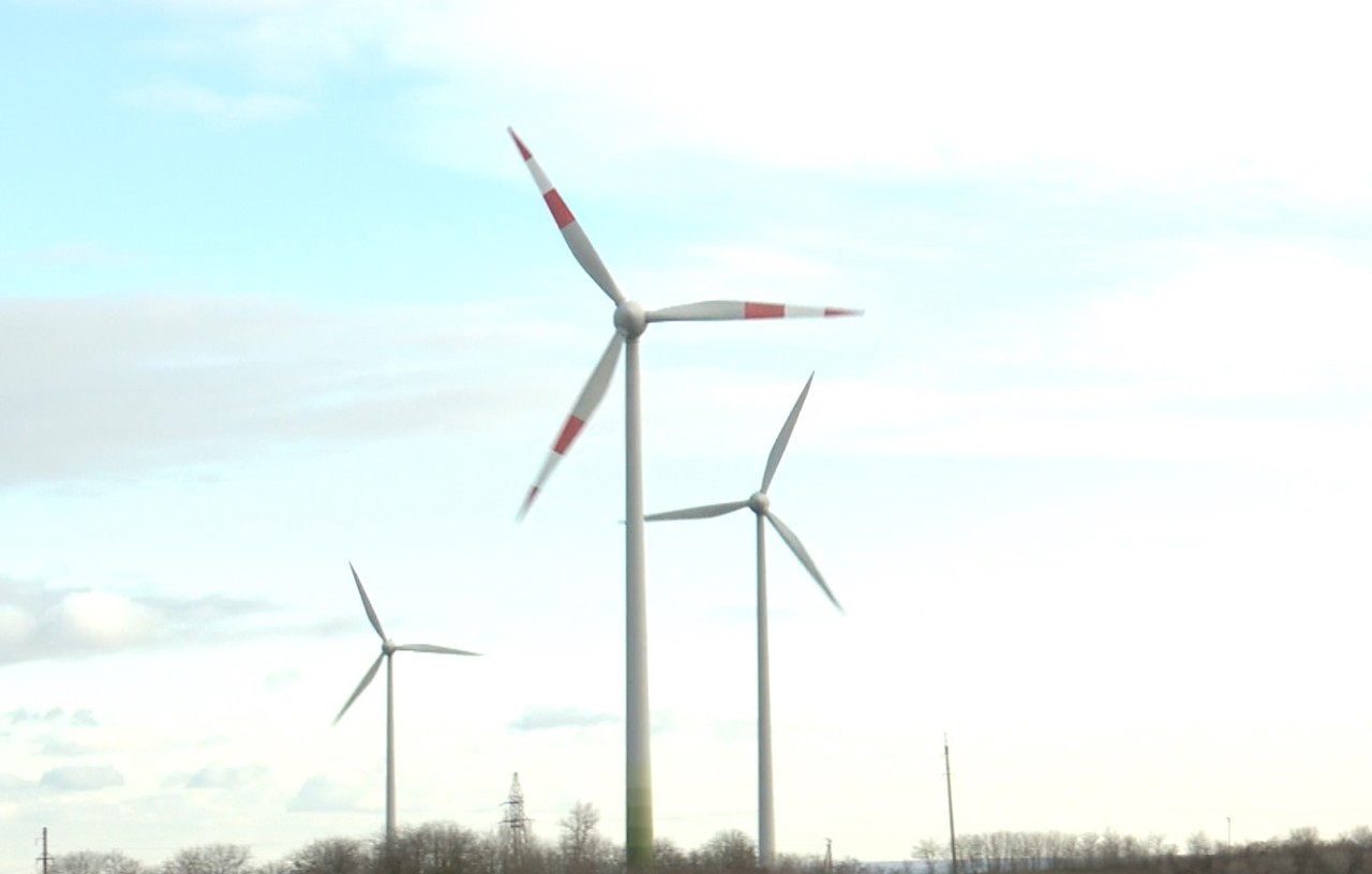  ANRE stabilește noi plafoane de preț pentru producerea energiei din surse regenerabile