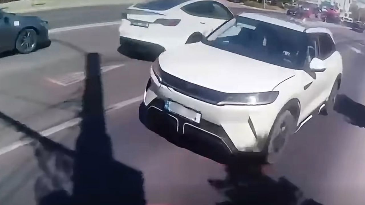 Șofer fără permis, prins de poliție după ce a circulat pe contrasens pe bulevardul Decebal din Chișinău