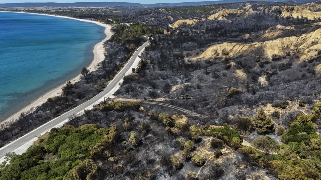 Alertă de călătorie în Turcia. Incendiile de vegetație se extind în vestul țării