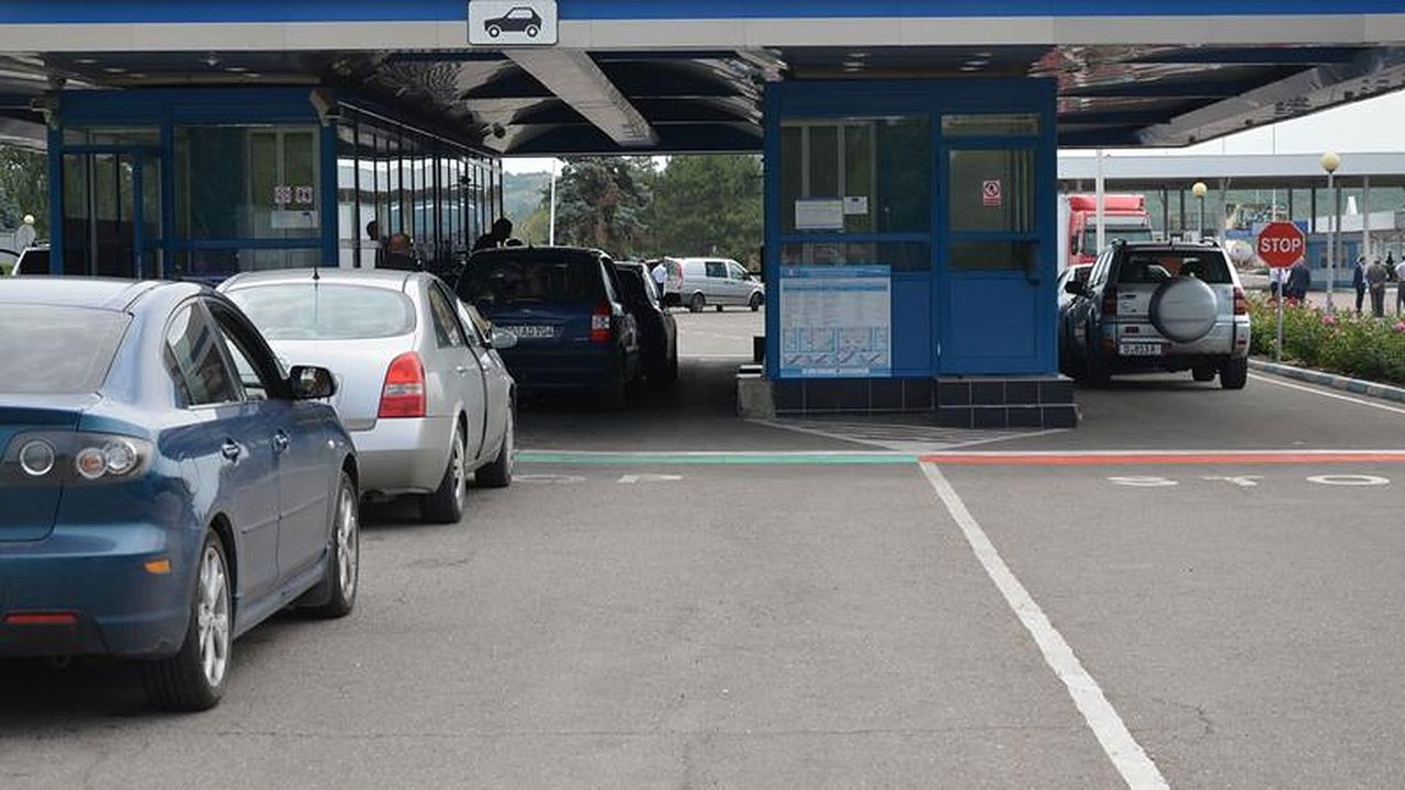 Intense traffic at Leușeni customs, on the way out of the Republic of Moldova