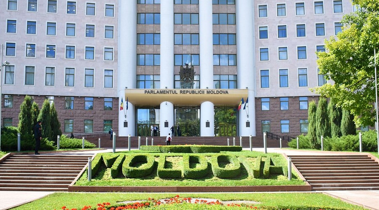 Sorin Ioniță, la Radio Moldova: „O parte din Parlamentul de la Chișinău nu reprezintă cetățenii, ci dorințele Kremlinului”