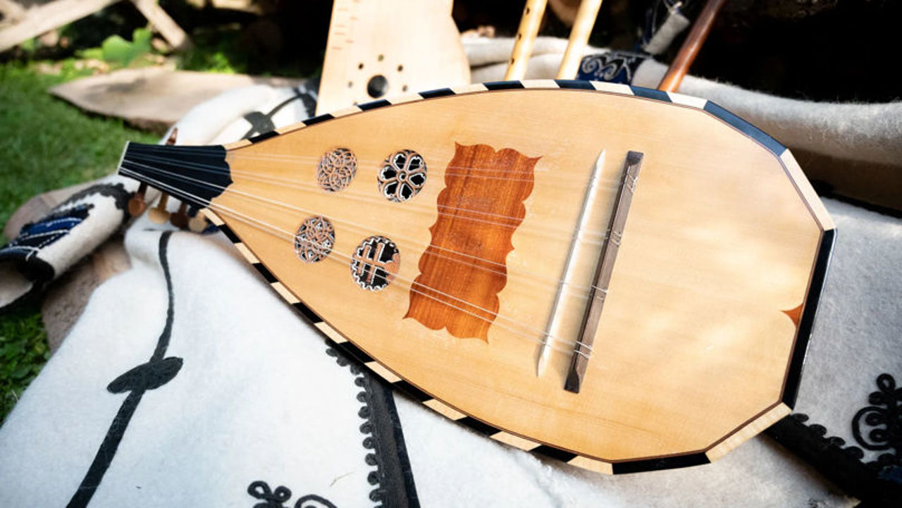 Instrumentul care unește Republica Moldova și România: cobza, inclusă în Lista patrimoniului UNESCO