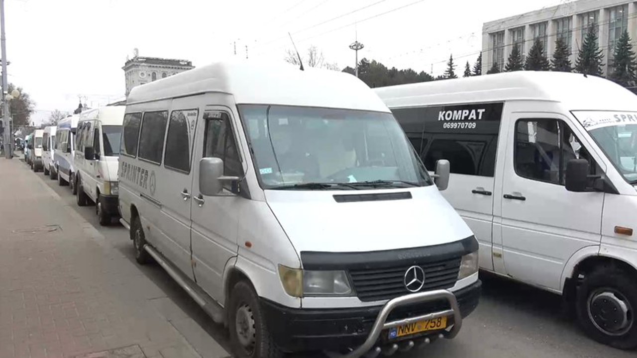 Protest în centrul capitalei. Șoferii, nemulțumiți de noile prevederi ale Codului Transporturilor Rutiere