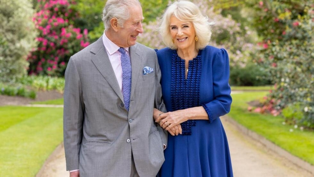 Regele Charles al Marii Britanii se întoarce la îndatoririle publice în timp ce își continuă tratamentul pentru cancer