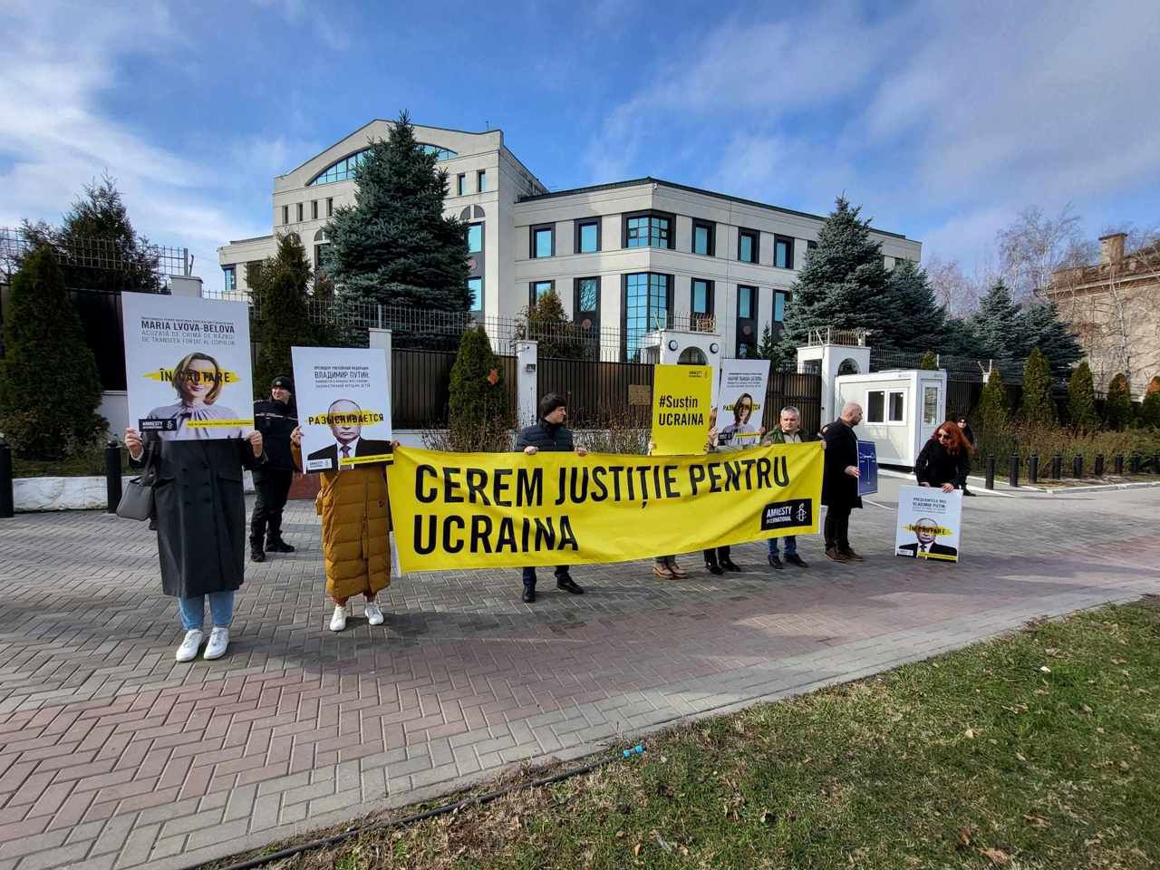 Solidarity protest in Chișinău: Demonstrators demand accountability for war criminals