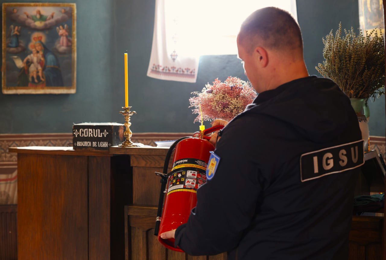 В пасхальную ночь безопасность граждан обеспечат более 400 спасателей