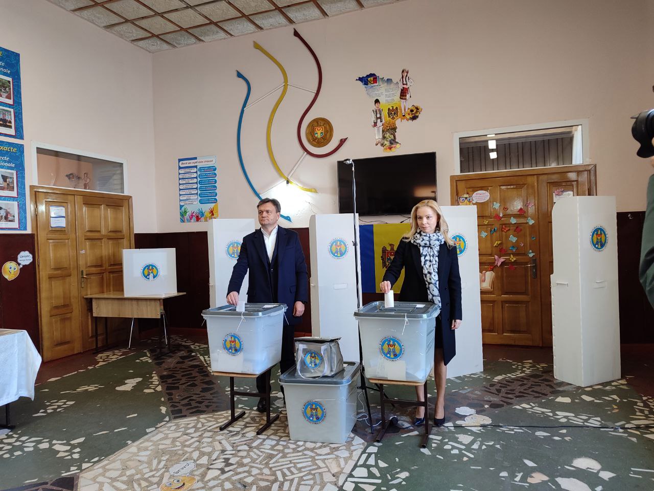 "Our vote will defeat electoral fraud": Prime Minister Dorin Recean cast his vote