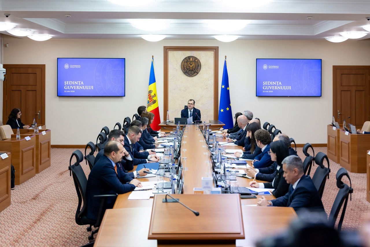 SINTEZA SĂPTĂMÂNII | Guvern nou, crize vechi: demisii, gaze scumpe și blocaje europene