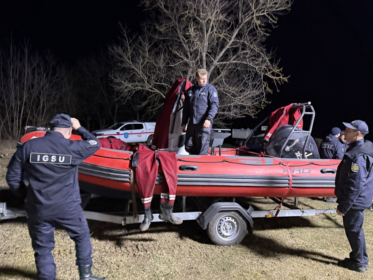 Primul filtru instalat pe Nistru pentru colectarea substanței petroliere. Ucraina se alătură intervenției  