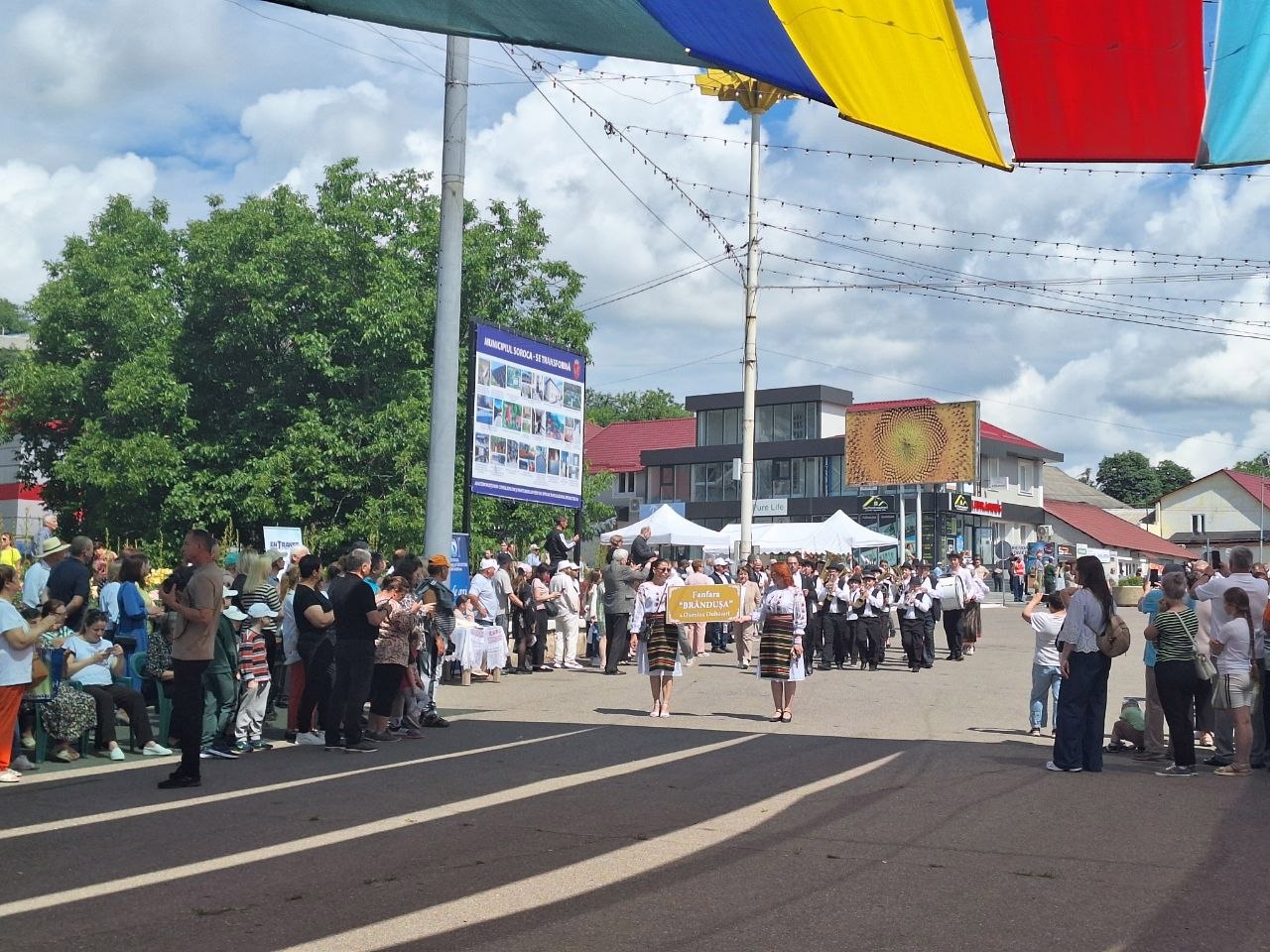 Muzica colectivelor de instrumentiști din R. Moldova și de peste Prut a răsunat la festivalul „Fanfara Argintie” din Comrat 