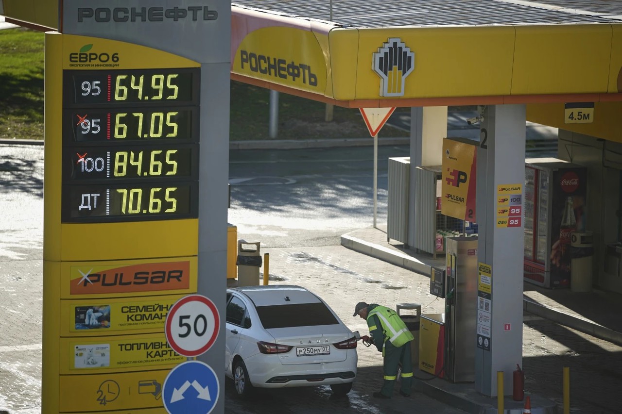 Fuel shortages and rising petrol prices hit Russia after Ukraine drone attacks