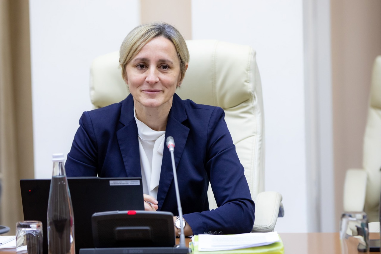 Raport FMI: Creștere economică de 2.7% în 2025, inflație în scădere și planificare bugetară defectuoasă