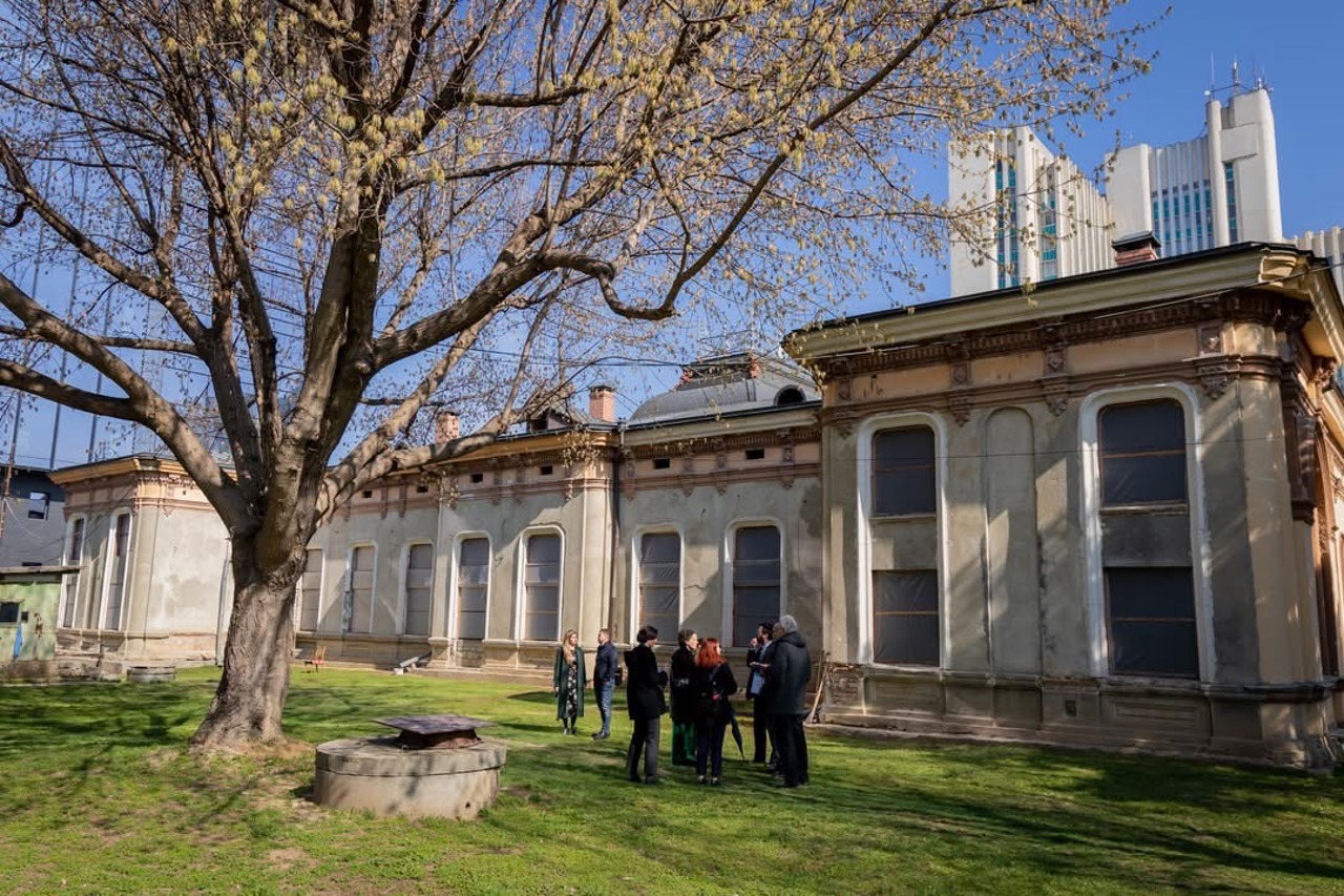 Macron in Moldova: France to fund restoration of Chișinău's historic villas