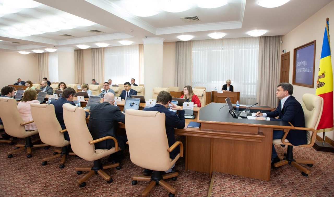 LIVE The Cabinet of Ministers meets in session