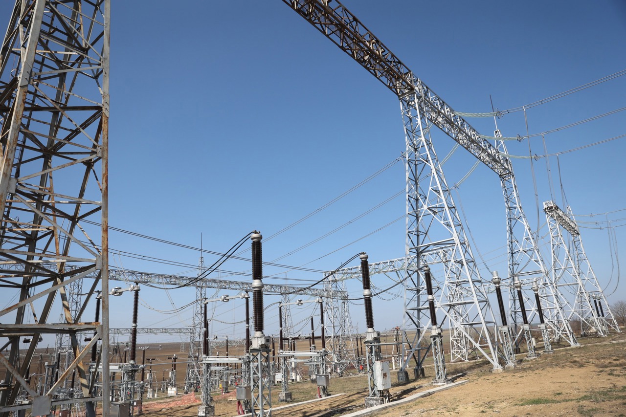 Energie electrică suficientă pentru ziua de 26 martie. Populația, însemnată să facă economii în orele de vârf