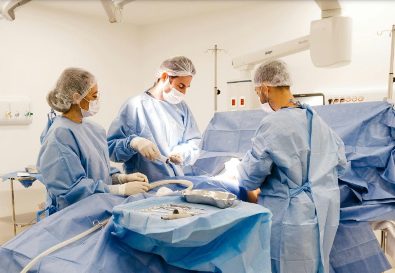 Intervenții medicale gratuite pentru persoane asigurate: CNAM a alocat 30 de milioane de lei într-o singură lună