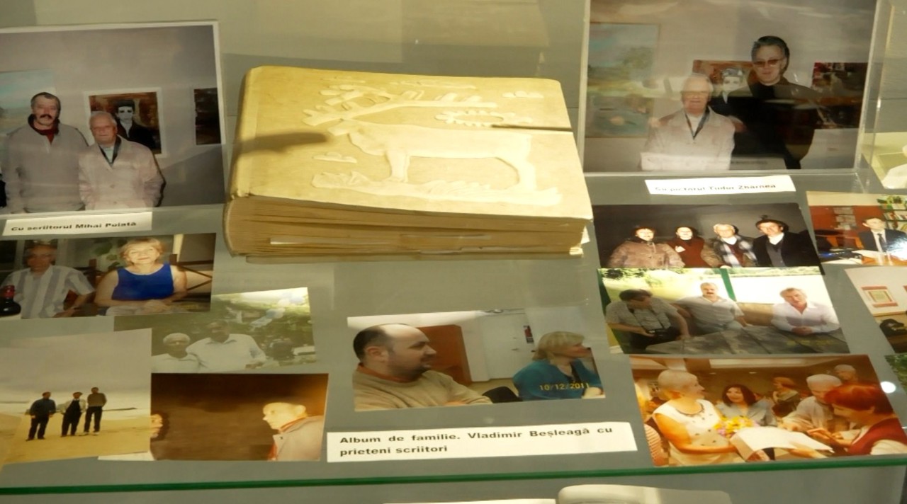 Cărți, fotografii și manuscrise ale scriitorului Vladimir Beșleagă, expuse la Muzeul Național al Literaturii Române  