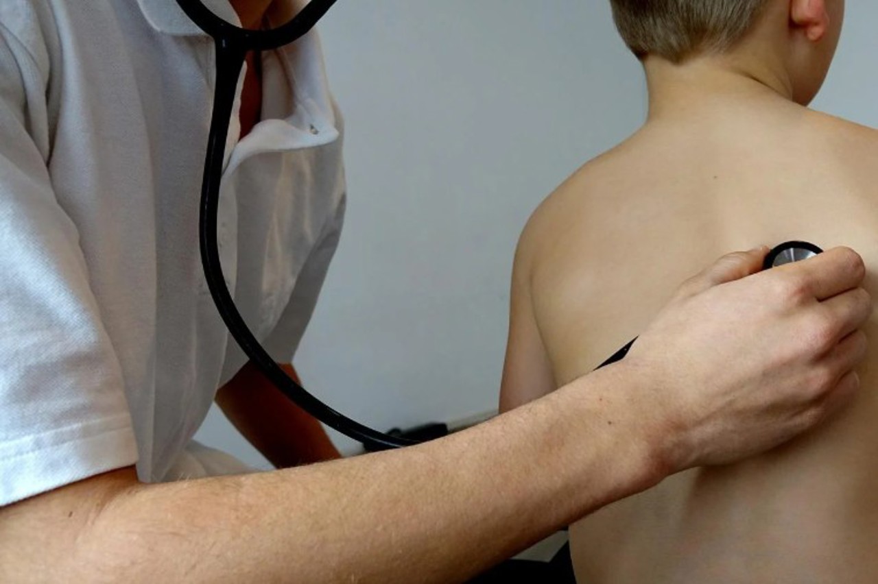 Bronșite, angine sau pneumonii: Sezonul cald favorizează răspândirea virușilor