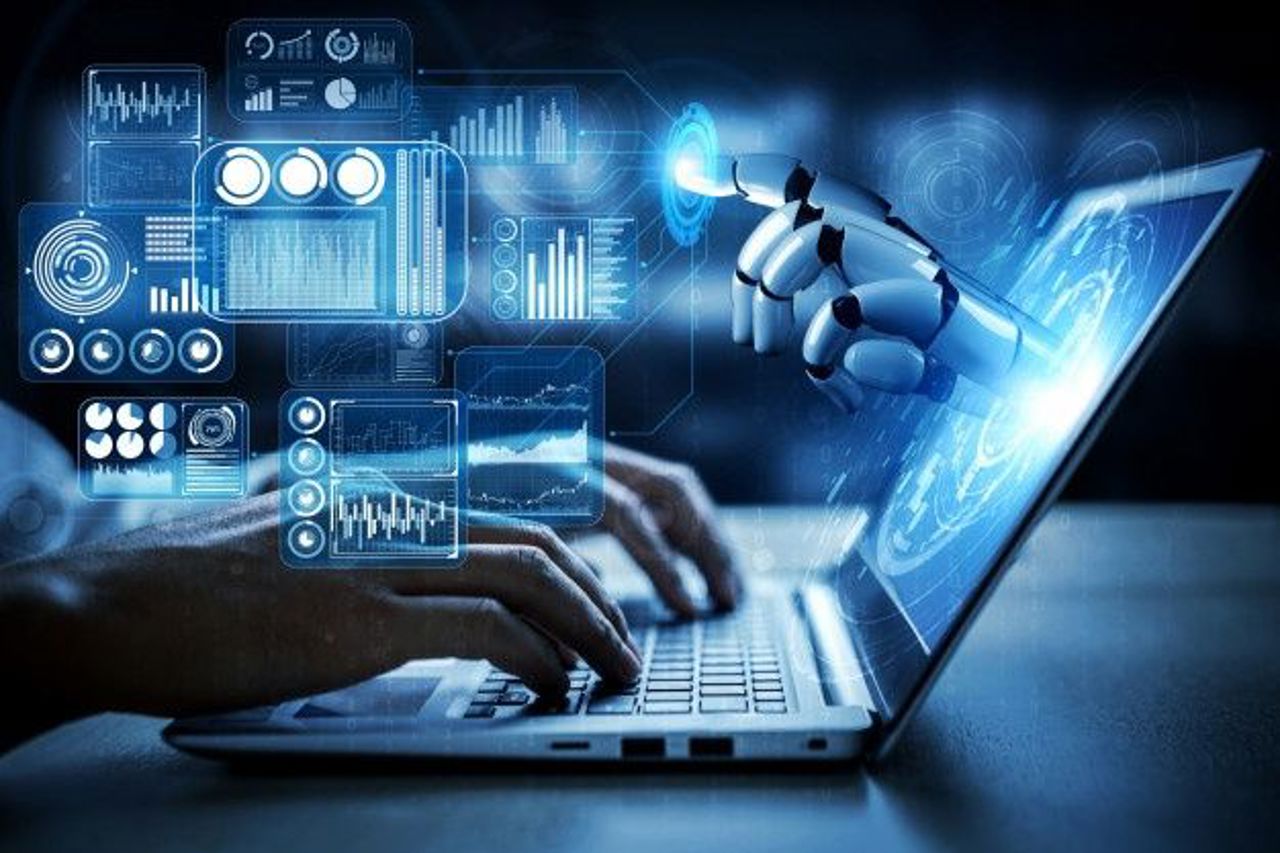 Tinerii și inteligența artificială: De la teme rezolvate de roboți la riscuri majore pentru compromiterea datelor personale