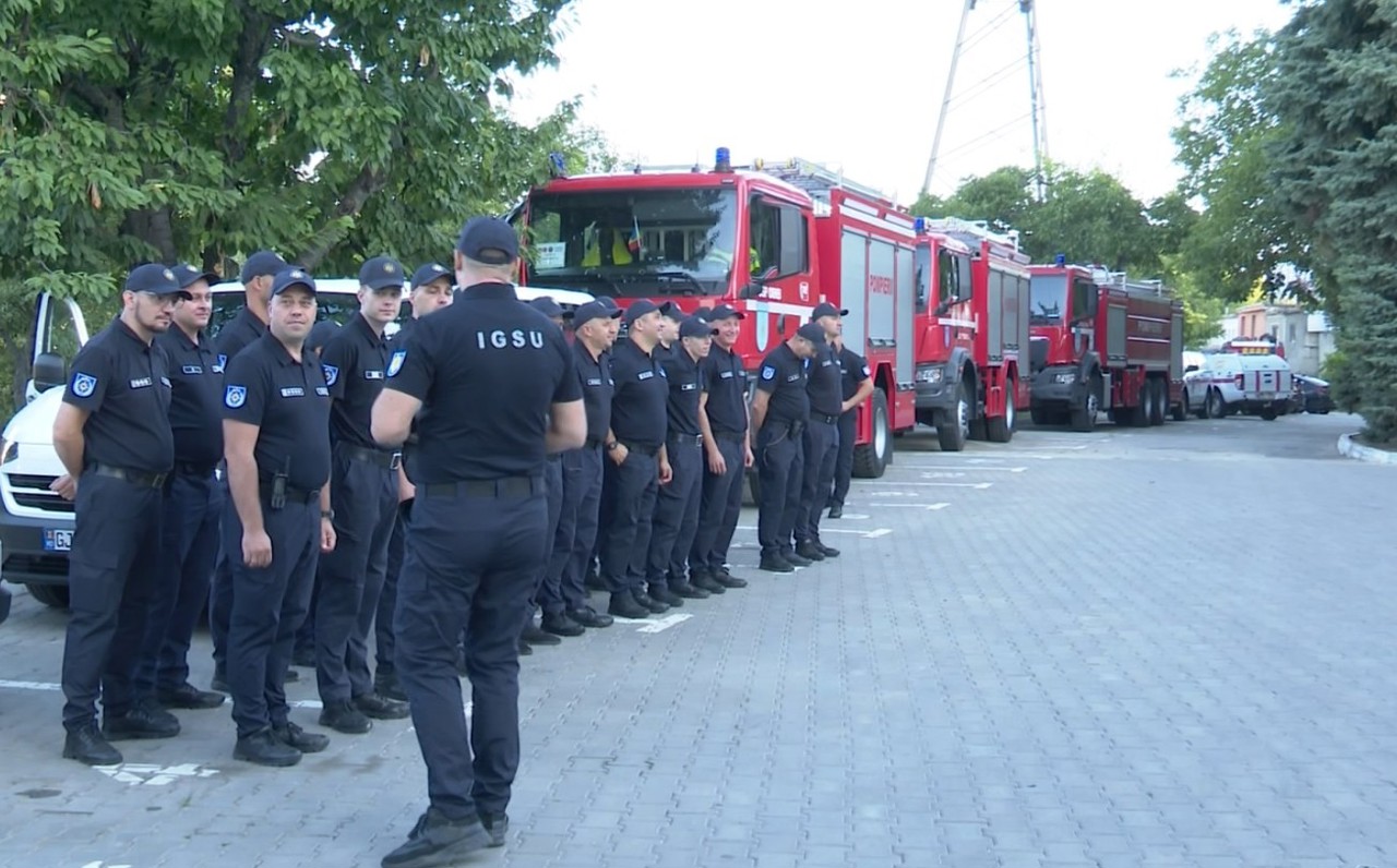 „Orice sacrificiu merită când salvezi vieți”. Pompierii moldoveni au pornit spre Grecia